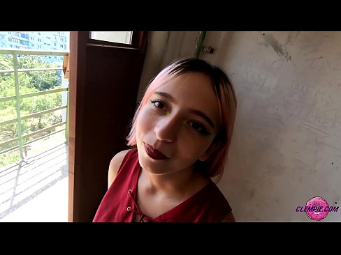 ❤️ Sha'awar ɗalibi yana tsotsar Baƙo a Waje - Cum A Fuskarsa ☑ Batsa ️❤
